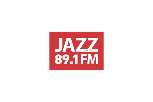Логотип генерального информационного партнера фестиваля Триумф Джаза – https://jazzfm.ru/